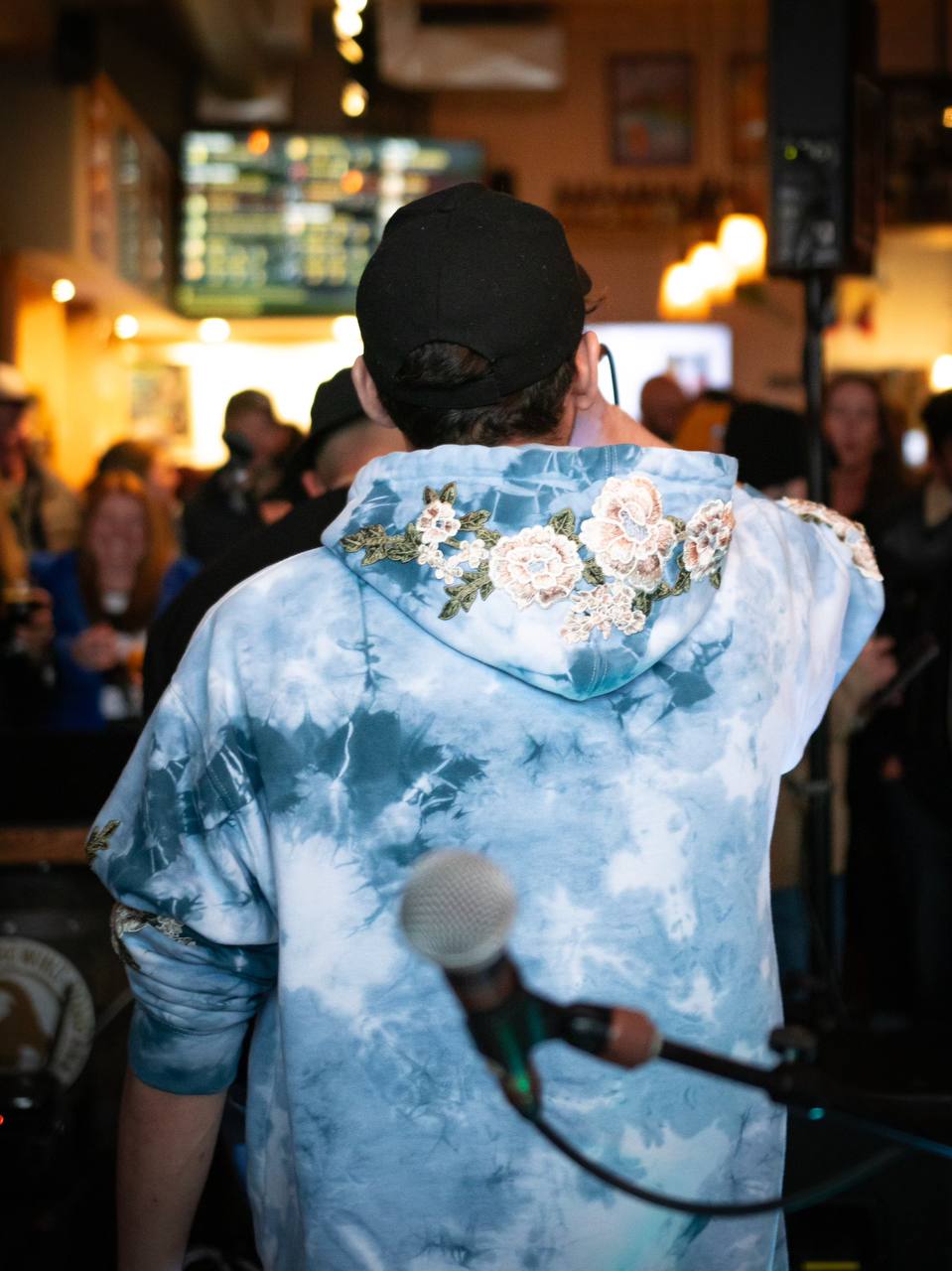 Estuardo performing at Guilded Goat 3